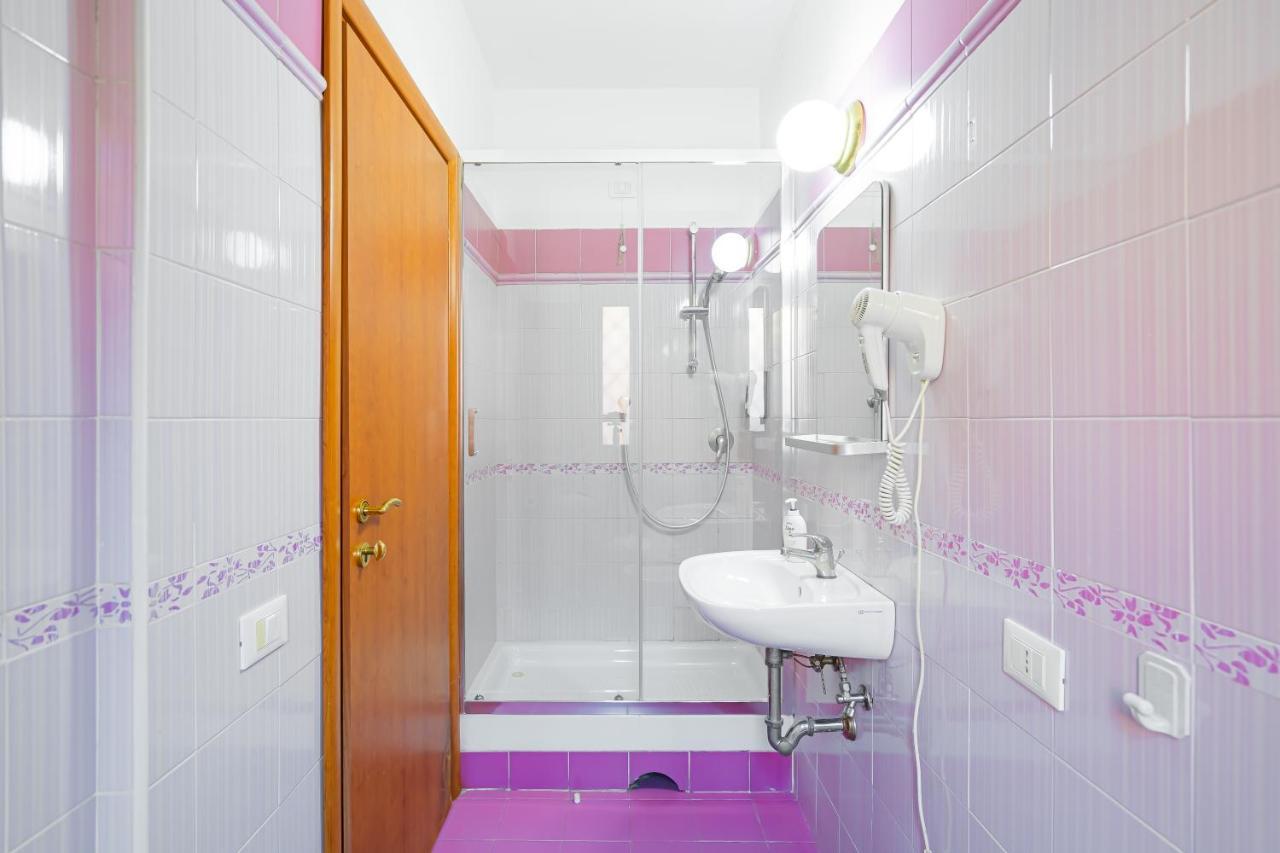 Booking Inn Rome Center Exteriör bild